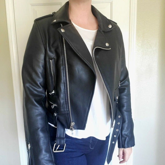 Faux leather cropped biker jacket with belt - Picture 5 of 6
